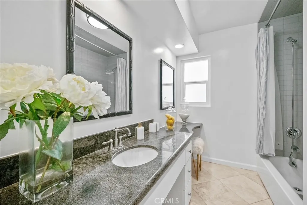 2102 La Canada Crest Drive B, La Canada Flintridge, California 91011 home-pic-26